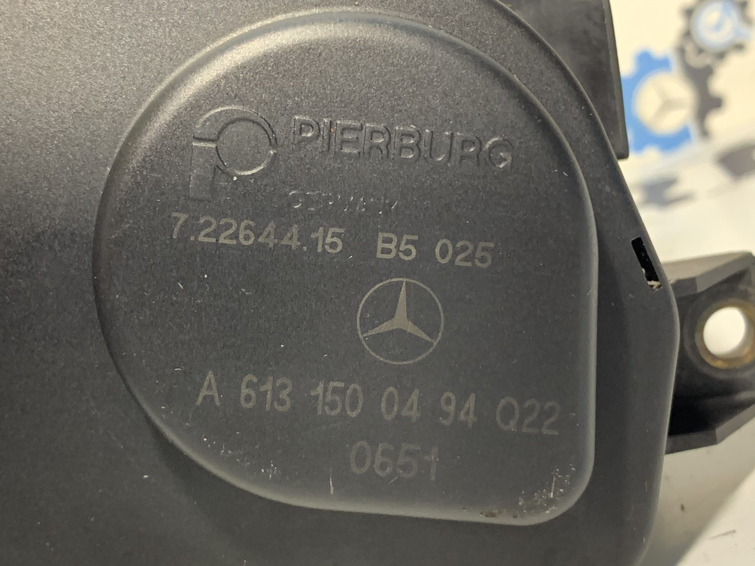 Клапан привода заслонки EGR Мерседес E320 W210 3.2 OM613 А6131500494