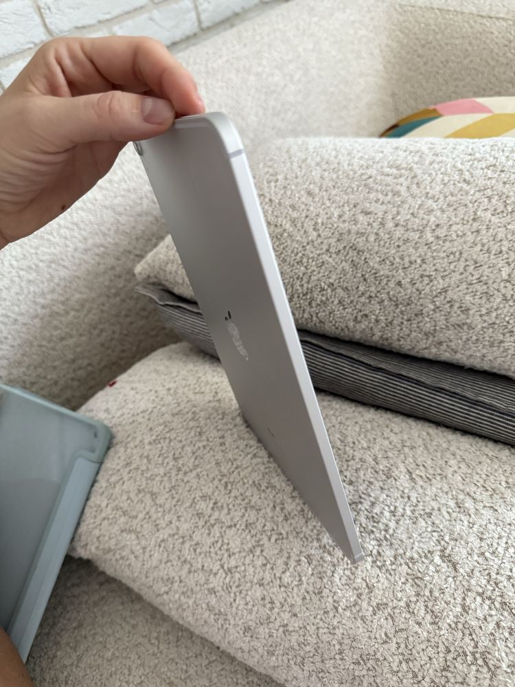 iPad Air 4. generacji (64 GB, Wi-Fi) – świetny stan