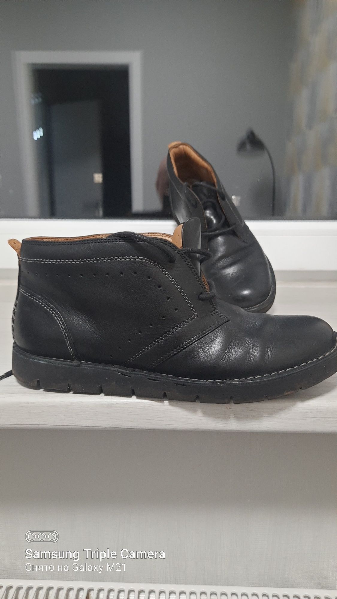 Продам чоботи Clarks