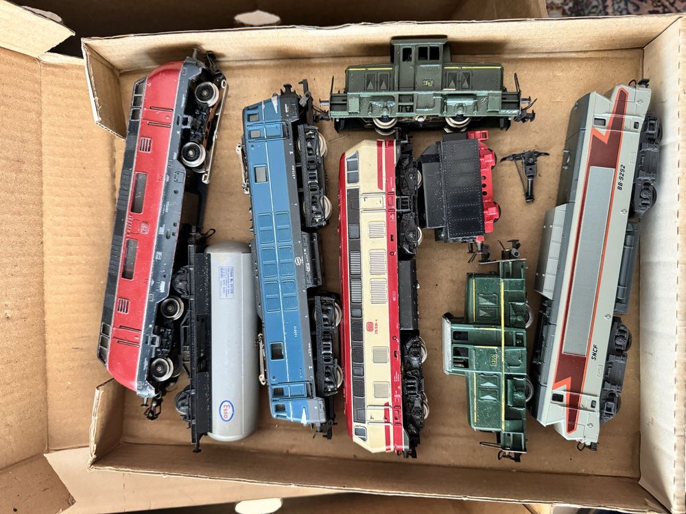 Coleção de comboios antigos - 100 unidades