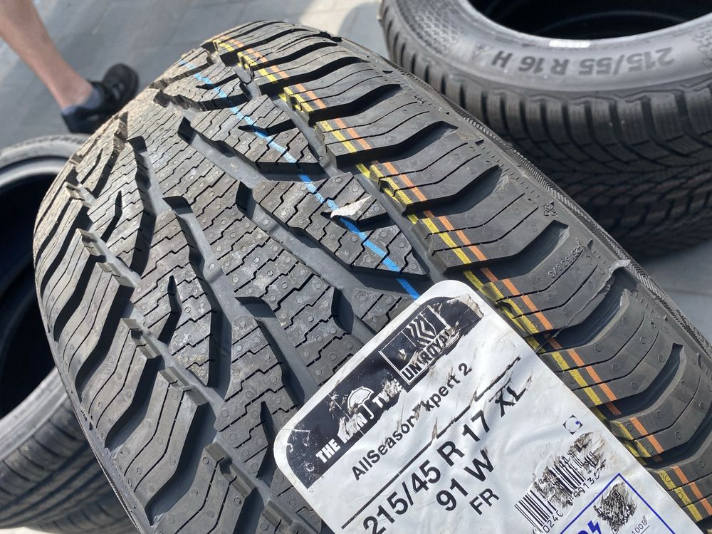 Opony wielosezonowe Uniroyal AllSeasonExpert 2 215/45 R17 2szt. 2022r.