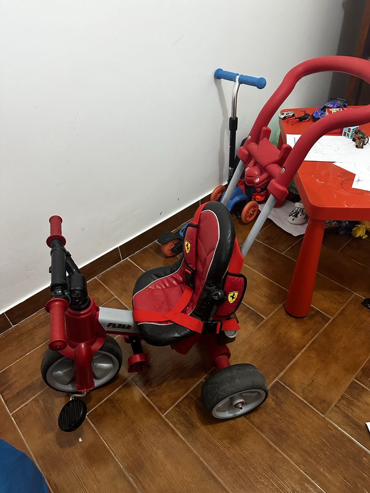 Triciclo Ferrari