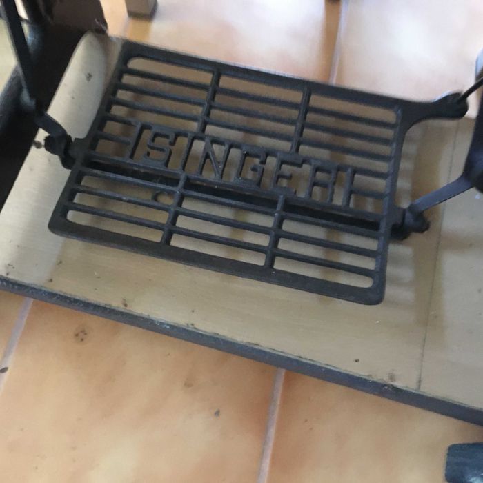 Máquina de Costura Singer antiga
