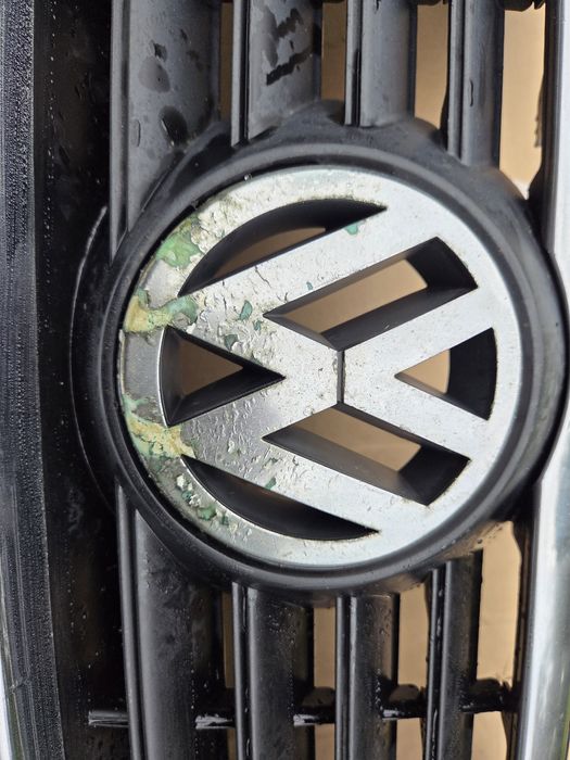 Gril atrapa zderzaka vw passat b6