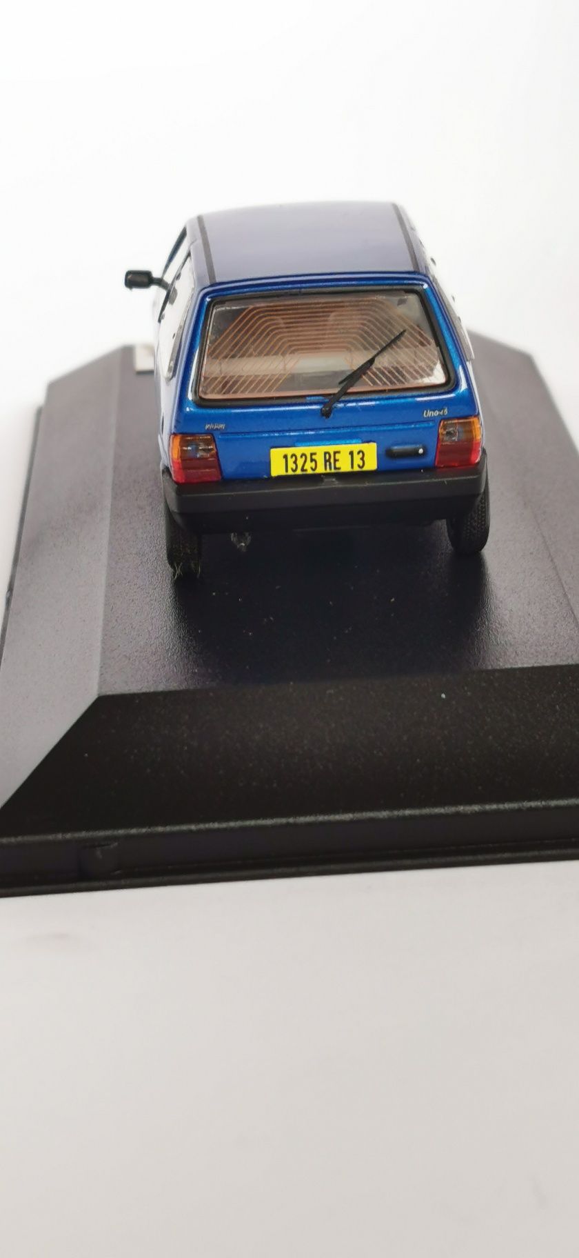 Fiat Uno escala 1/43