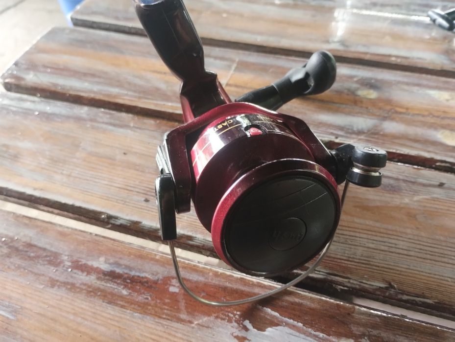 Duży kołowrotek wędkarski