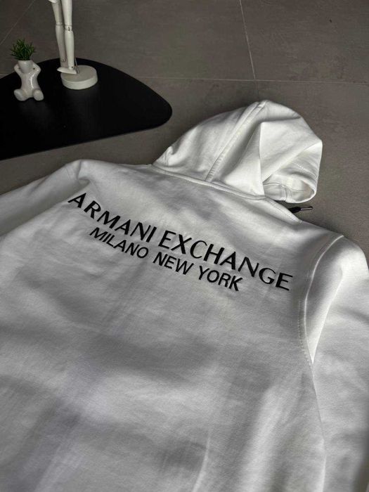 Спортивна зіпка Armani White