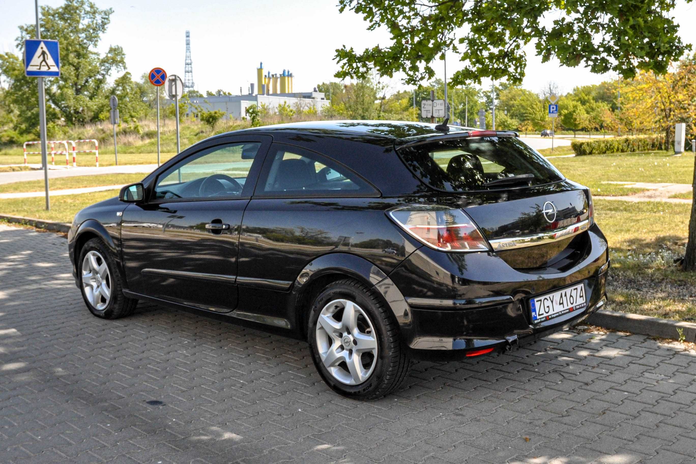 Opel Astra GTC 1,9CDTI Lift Bezwypadkowy