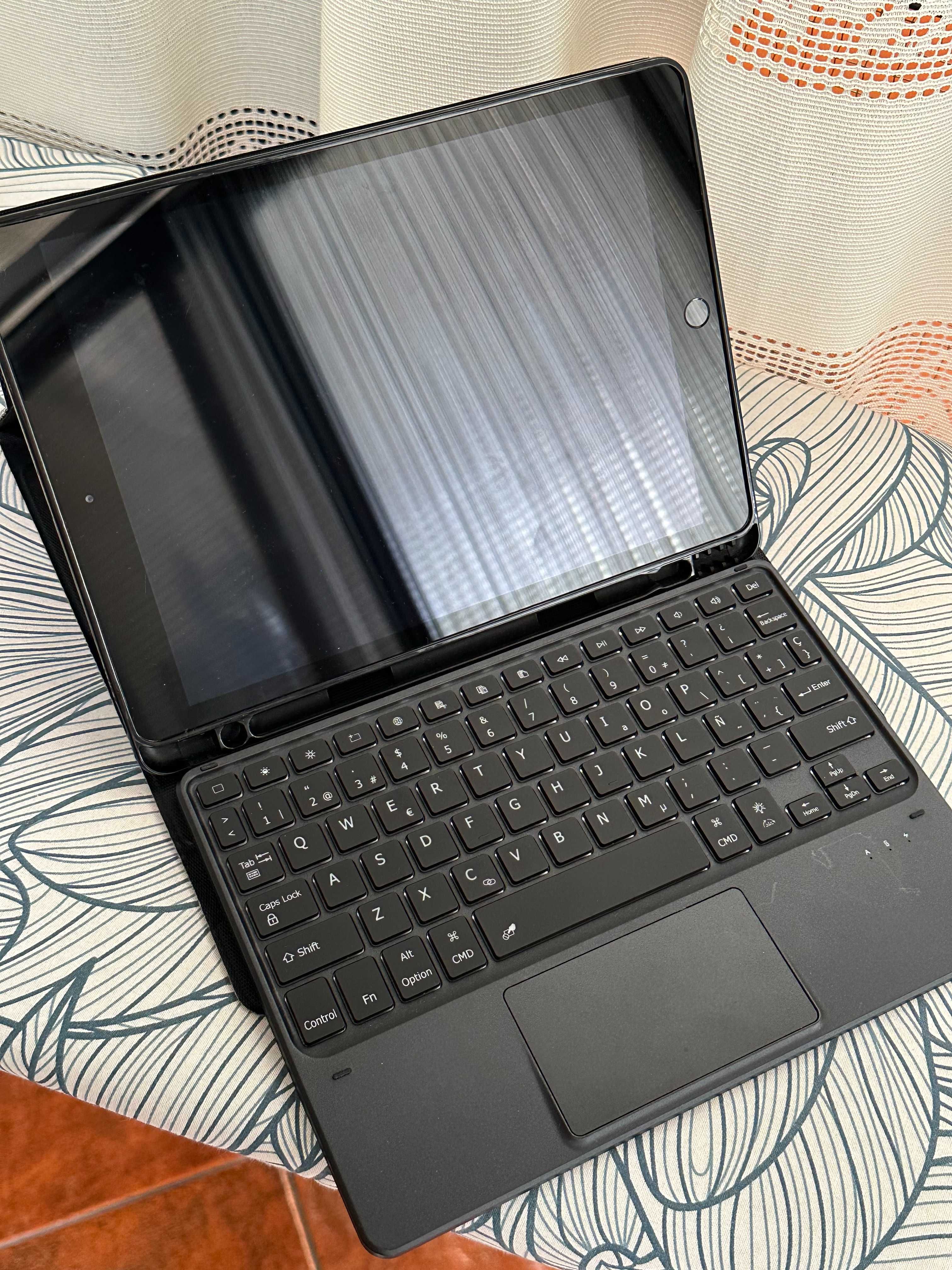Ipad 7º Geração c/capa e teclado