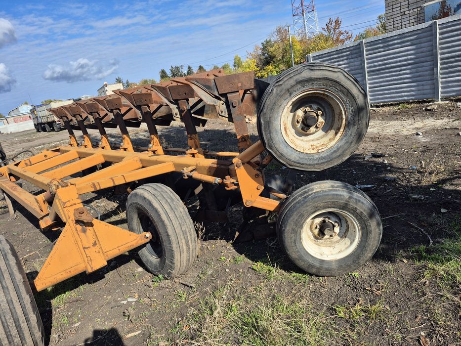 Плуг оборотний 7 корпусний