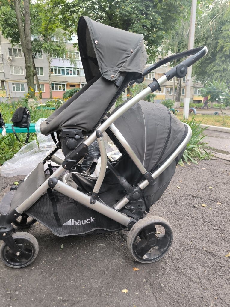 Коляска для погодок