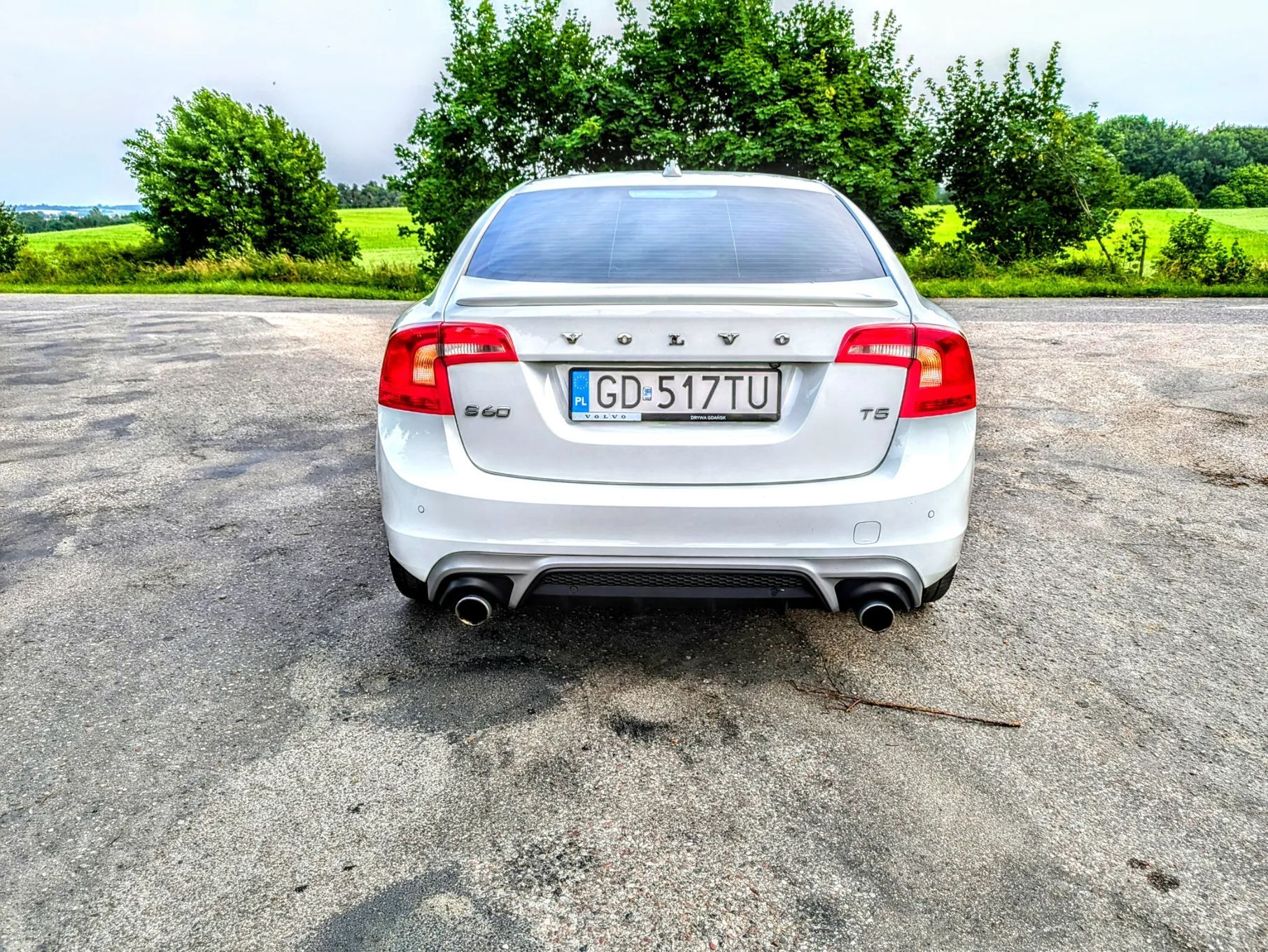 Volvo S60 Volvo S60 2015 T5 R-design Salon PL Harman Kardon Opinia Rzeczoznawcy