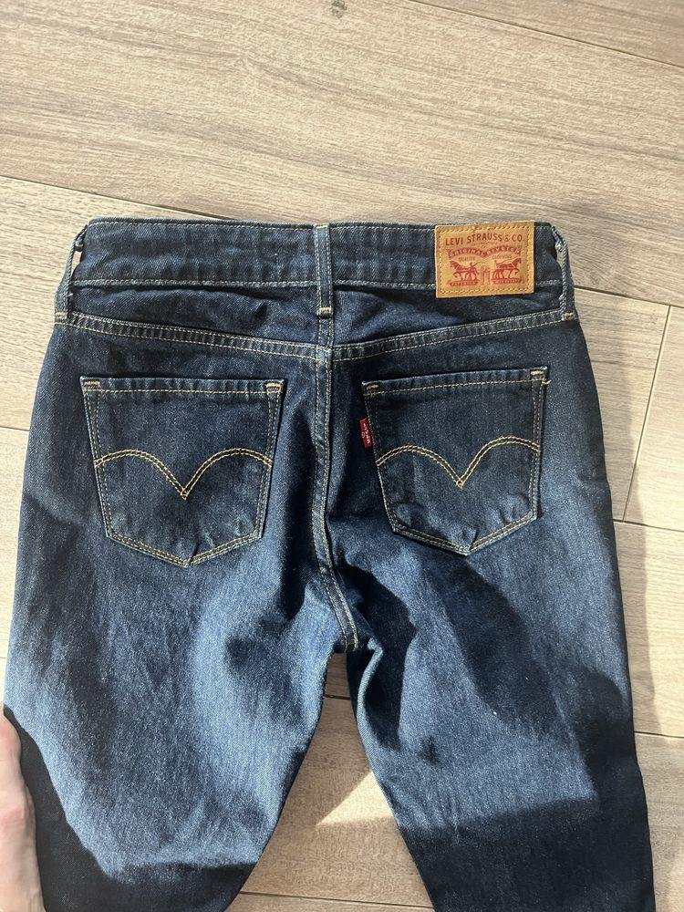 Джинcы levis