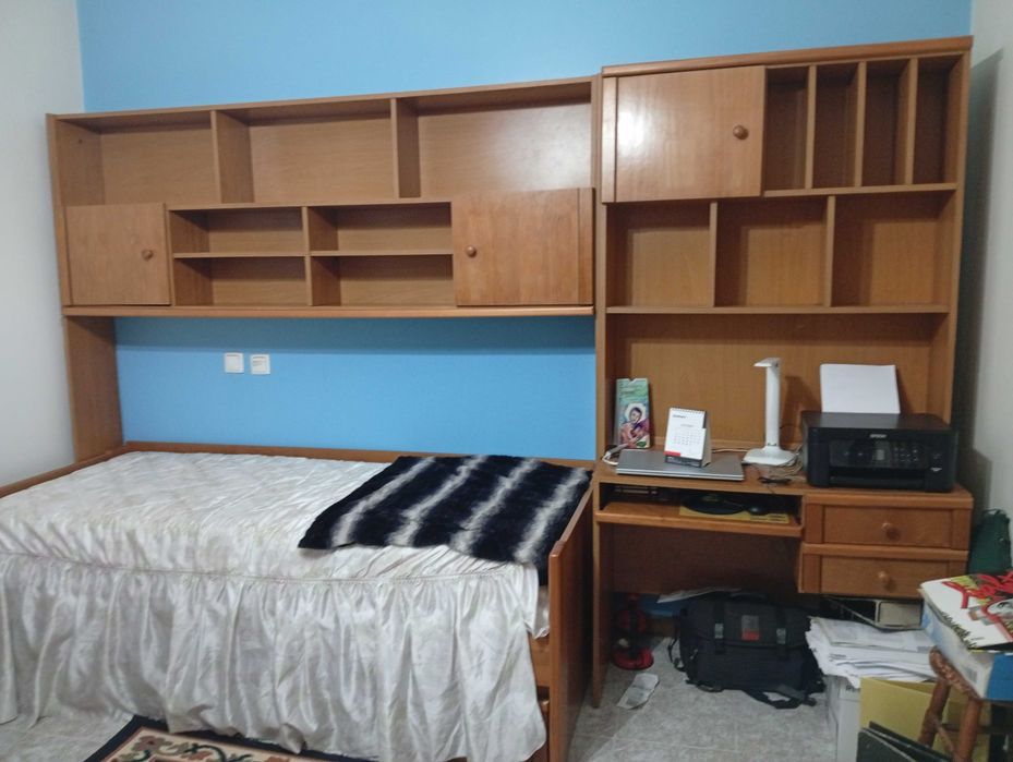 Estúdio de quarto (c/dois colchões) e secretaria de escritório