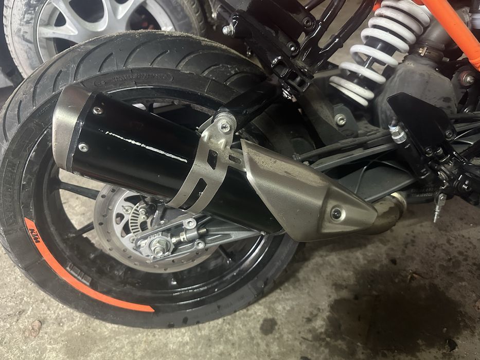 Tłumik KTM Duke 125 z 2019 r.