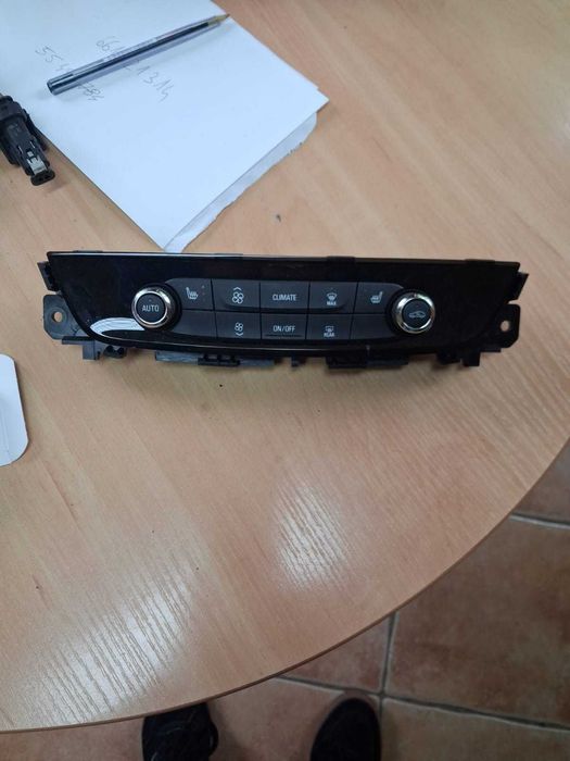 Panel klimatyzacji Opel Insignia B