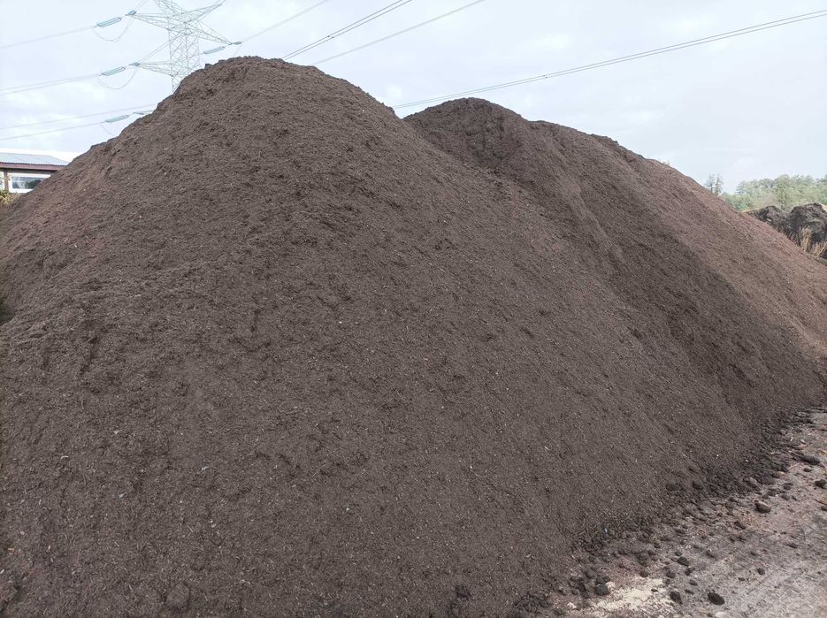 Kompost z odpadów zielonych Ziemisty Bezwonny Suchy 6-6.5 pH