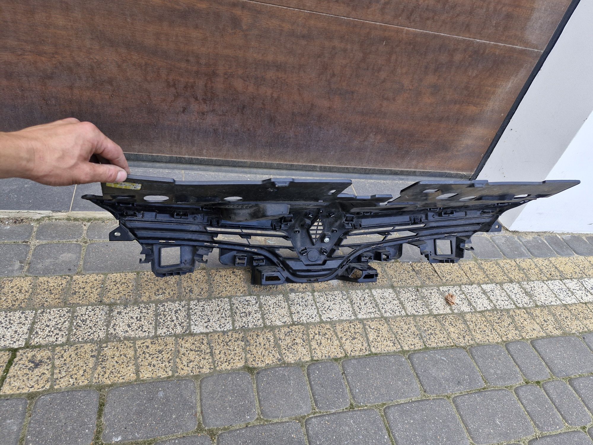 Grill Atrapa clio 4