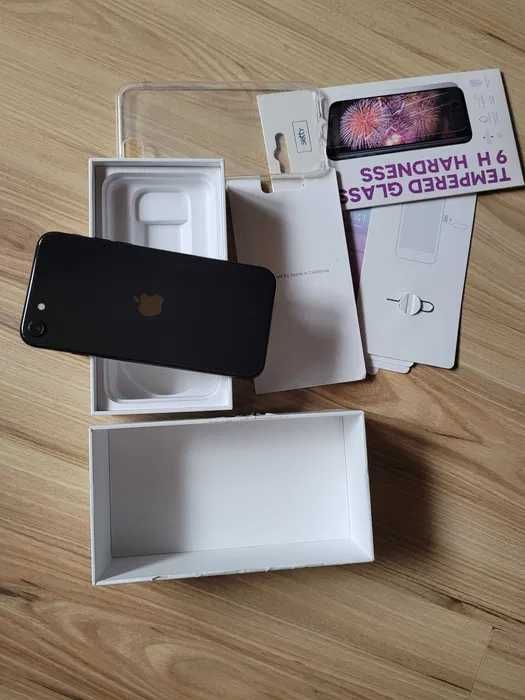 Zamienię na xbox series x switch 2 -Nowy Iphone 256gb Se2 dopłacę500zl