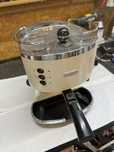 Expres cisnieniowy delonghi kolbowy