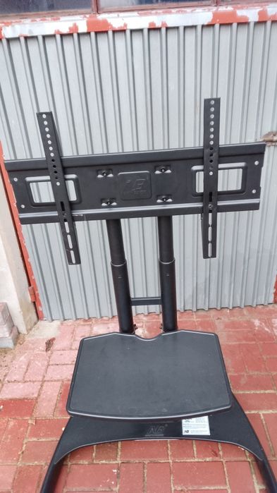 Stojak mobilny na telewizor konferencyjny