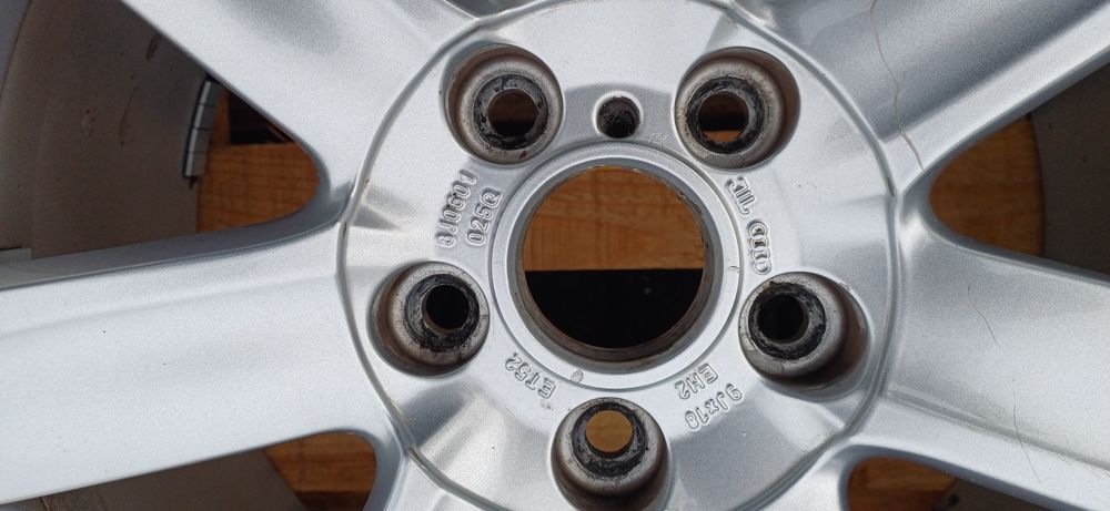 Alufelgi AUDI 9x18 cali , rozstaw śrub 5x112 , ET 52 .