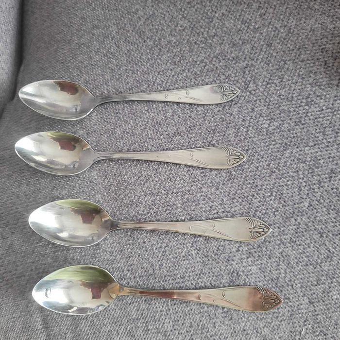 6 starych,ślicznych, małych łyżeczek