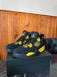 Jordan 4 Retro Thunder  42