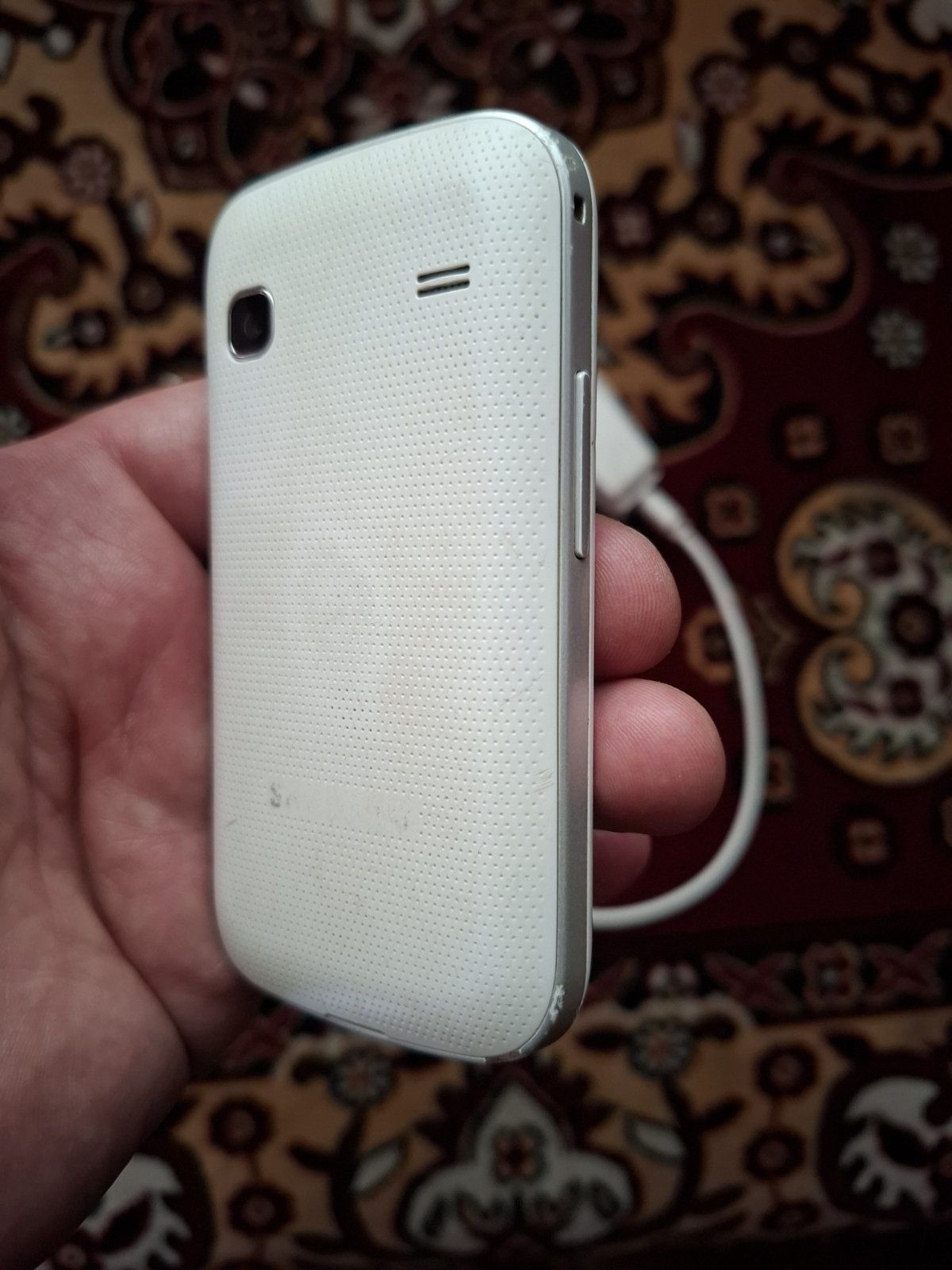Телефон Samsung galaxy gio