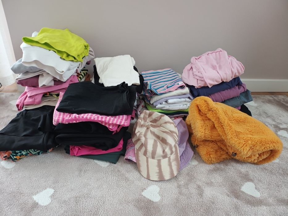 Zestaw ubrań 140-152 , 62 sztuki