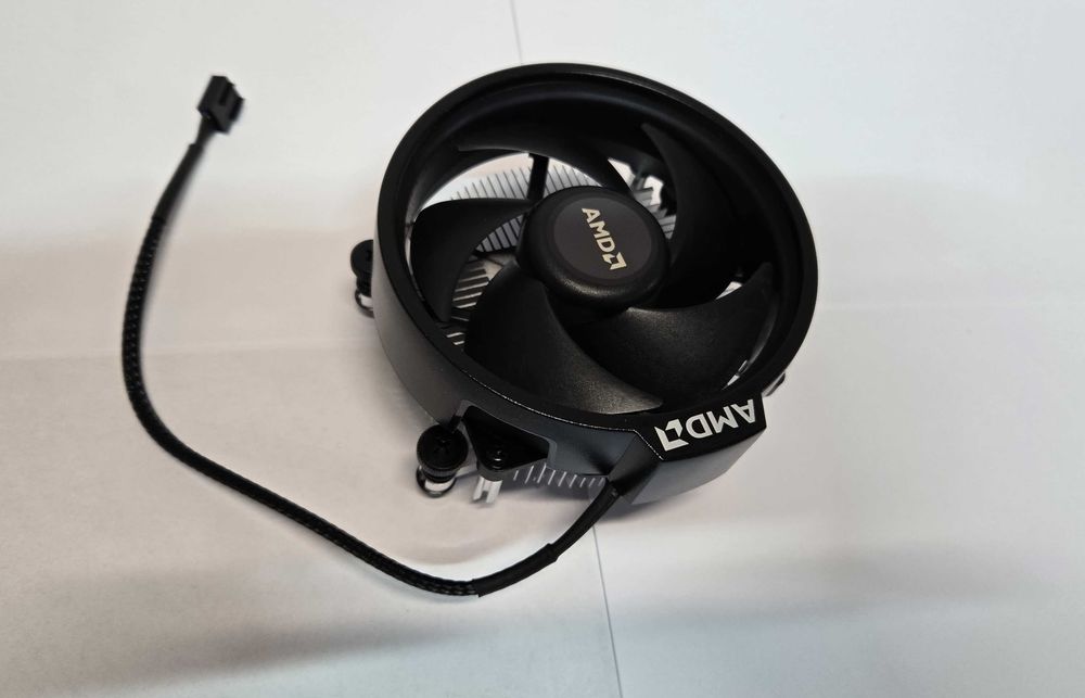 Продам боксовий кулер АМД
