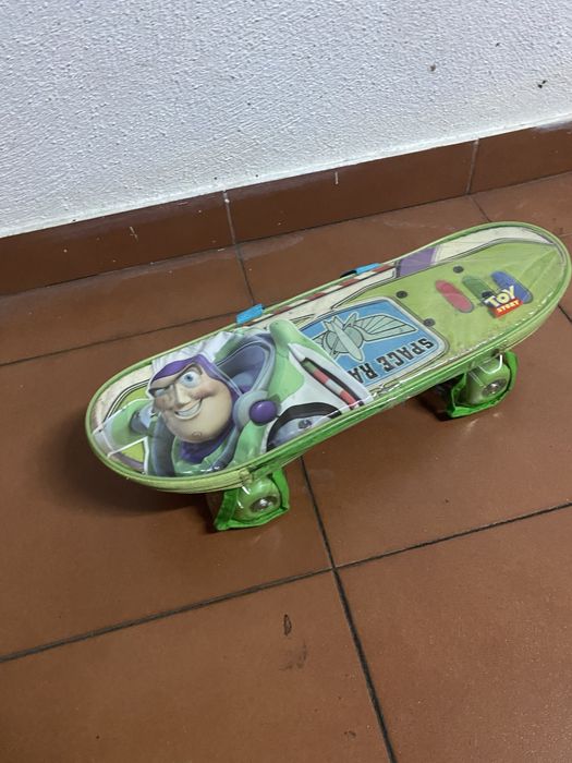 Skate crianca com embalagem