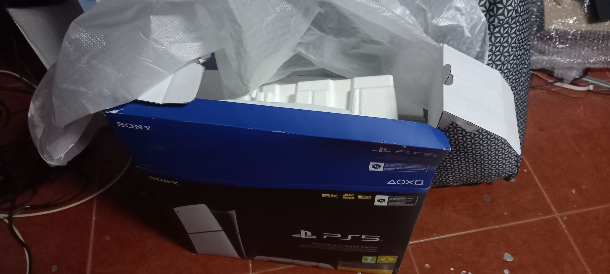 Playstation 5 slim digital 1TB como nova