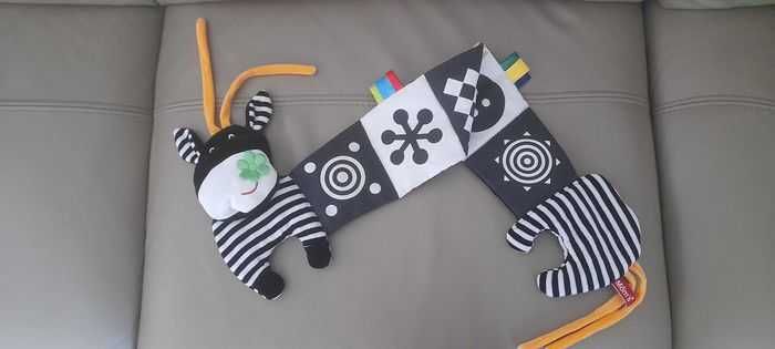 Markowe zabawki niemowlęce książeczka wieża Fisher-Price Chicco Smiki