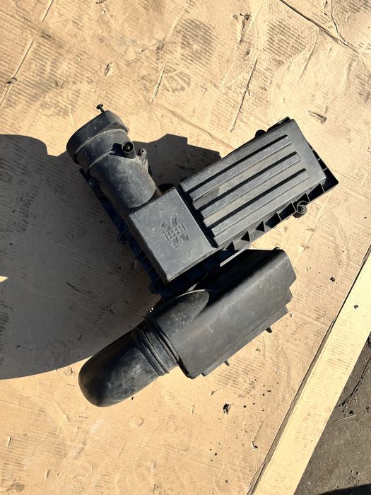 Obudowa filtra powietrza, dolot, przewody VW Touran 2.0 TDI, BKD, Audi