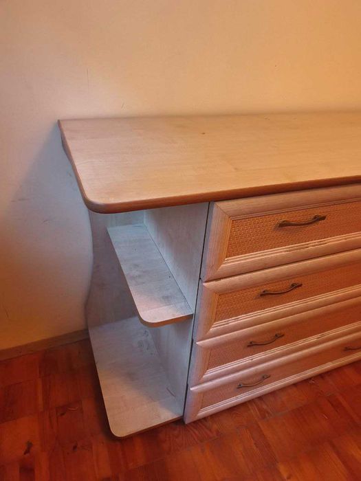 Комод для спальні,вітальні  1500 грн