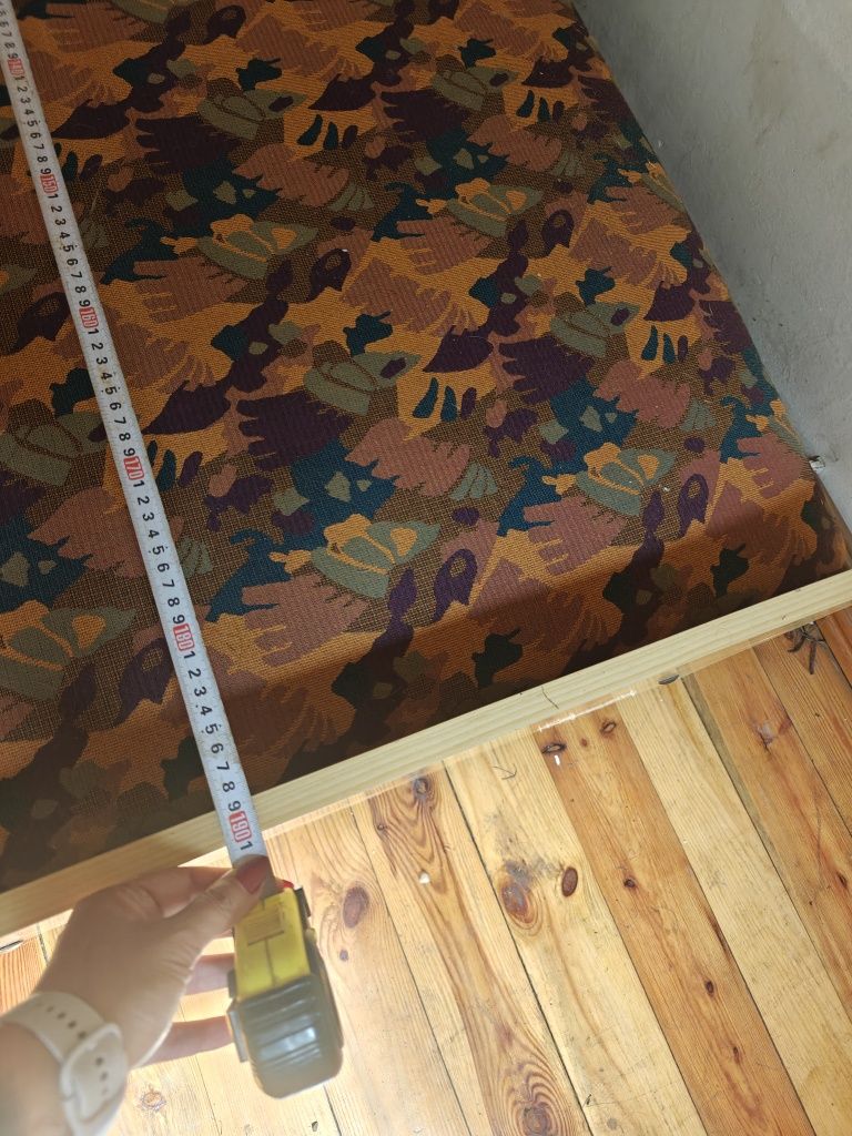 Jednoosobowe łóżko tapczan