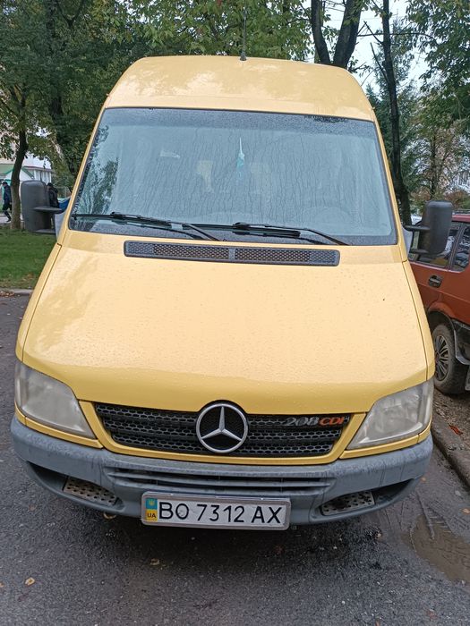 Mercedes-Benz sprinter 208