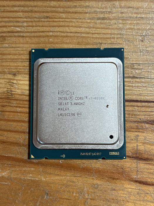 Intel Core i7-4930k - 3.9 GHz - 6 cores / 12 threads - 12 MB cache