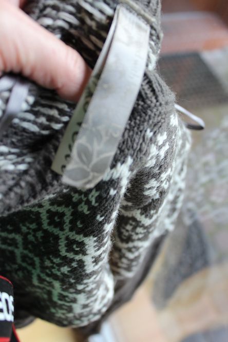 oliwkowy sweter skandynawski wzór rozmiar M