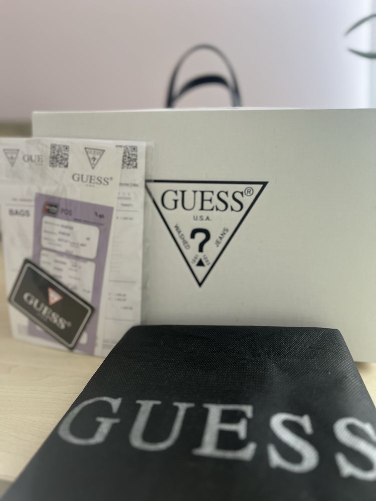 Сумка Guess