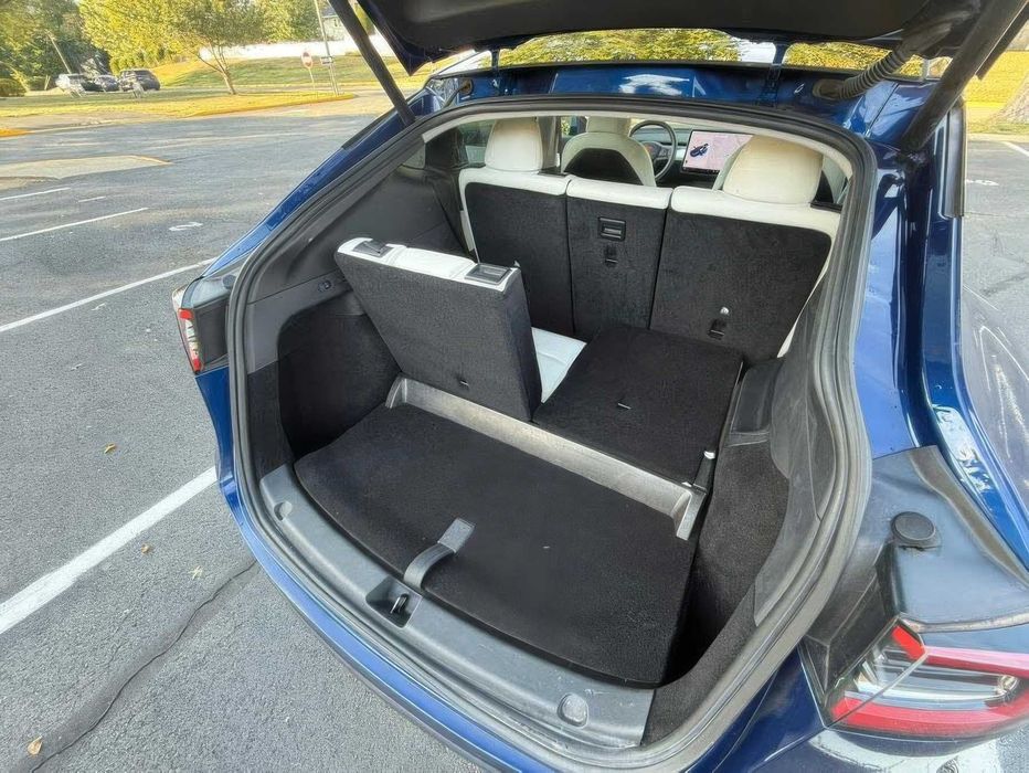 Tesla Model Y Long Range      2021