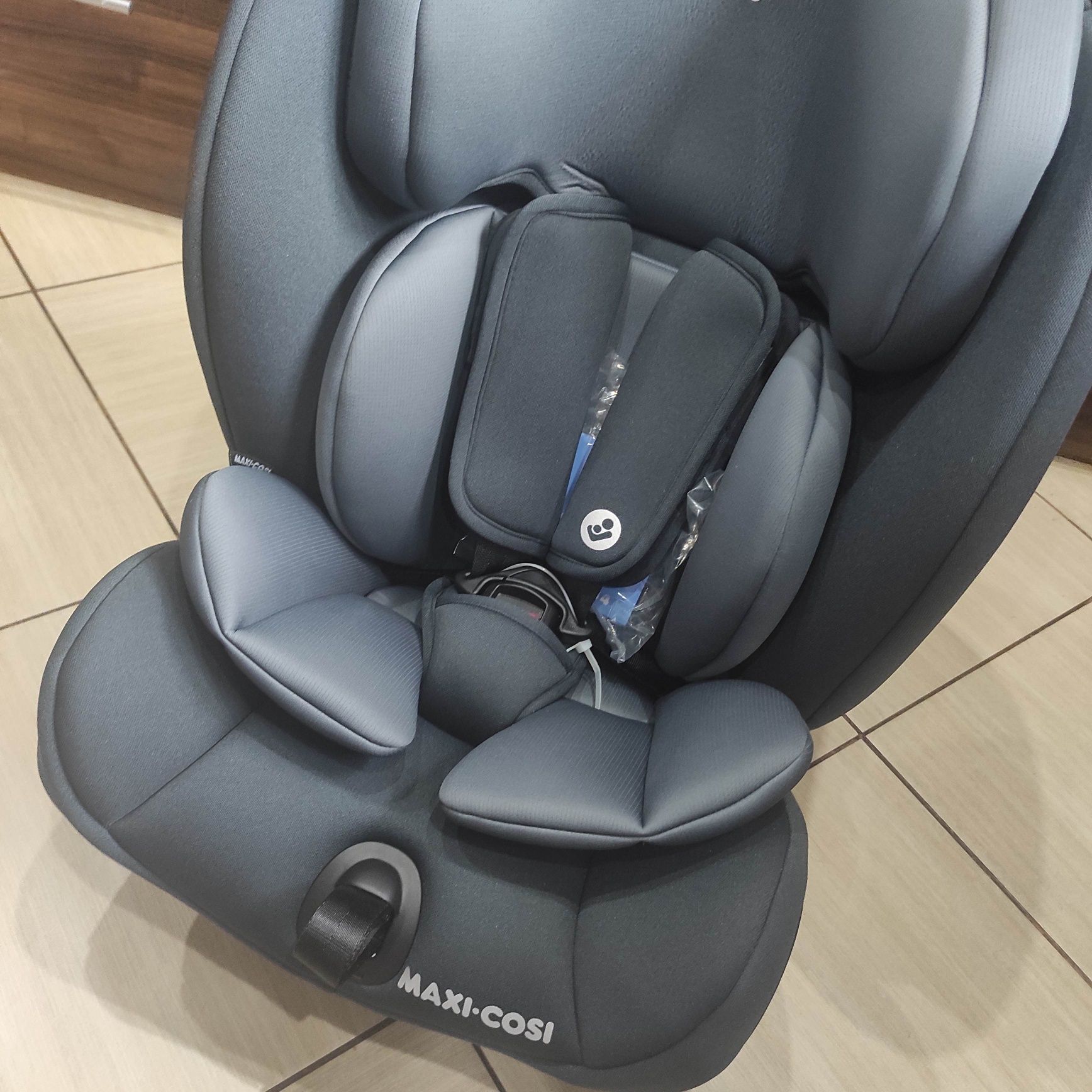 Maxi Cosi fotelik samochodowy 9&36 kg, ISOFIX regulacja, piękny ,bezpi