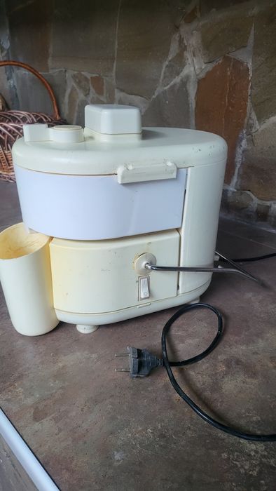 Продам соковыжималка Росинка