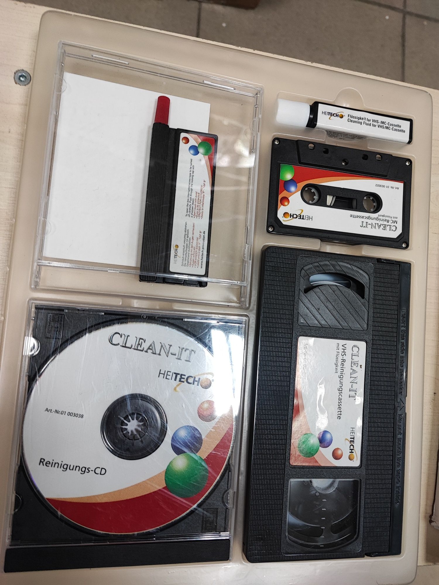 Комплект для чистки Clean-IT для CD/DVD, касетних дек та видео магніто