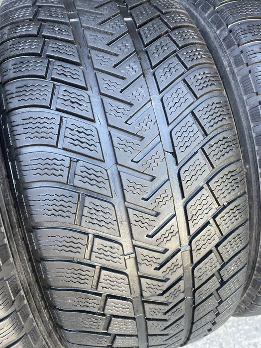 Шини зимові R18 255 55 Michelin Склад Осокорки