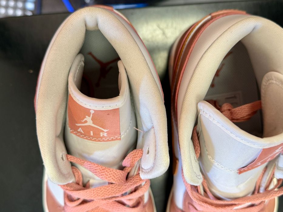 Buty Nike Air Jordan 1 MID SE WMNS "Red Stardust" FB9892- 670