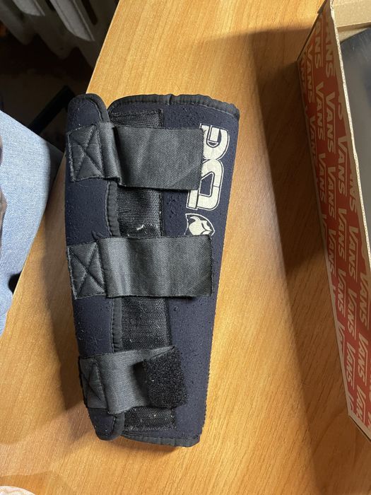 Професійні щитки для захисту голені