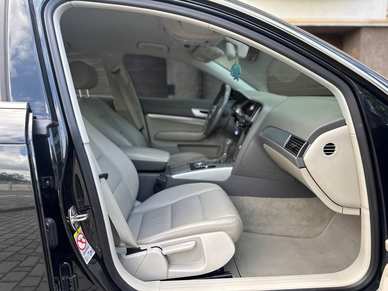 Ауді А6С6 2.0 дизель comonreil Автомат 2010 рік