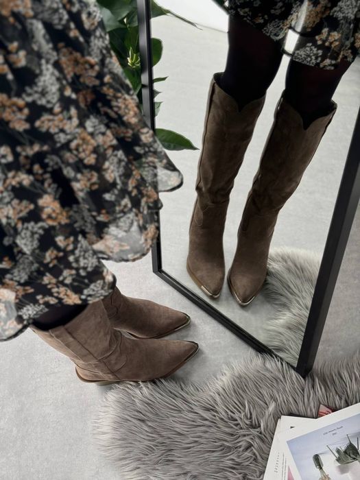 Чоботи козаки бежеві, чорні